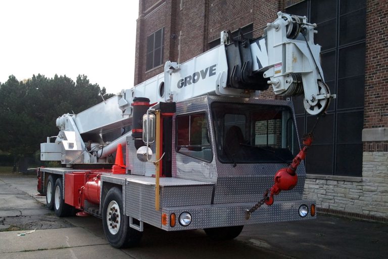 Erin Crane Rental has been Southeast Wisconsin’s go-to crane operator for over 20 years.