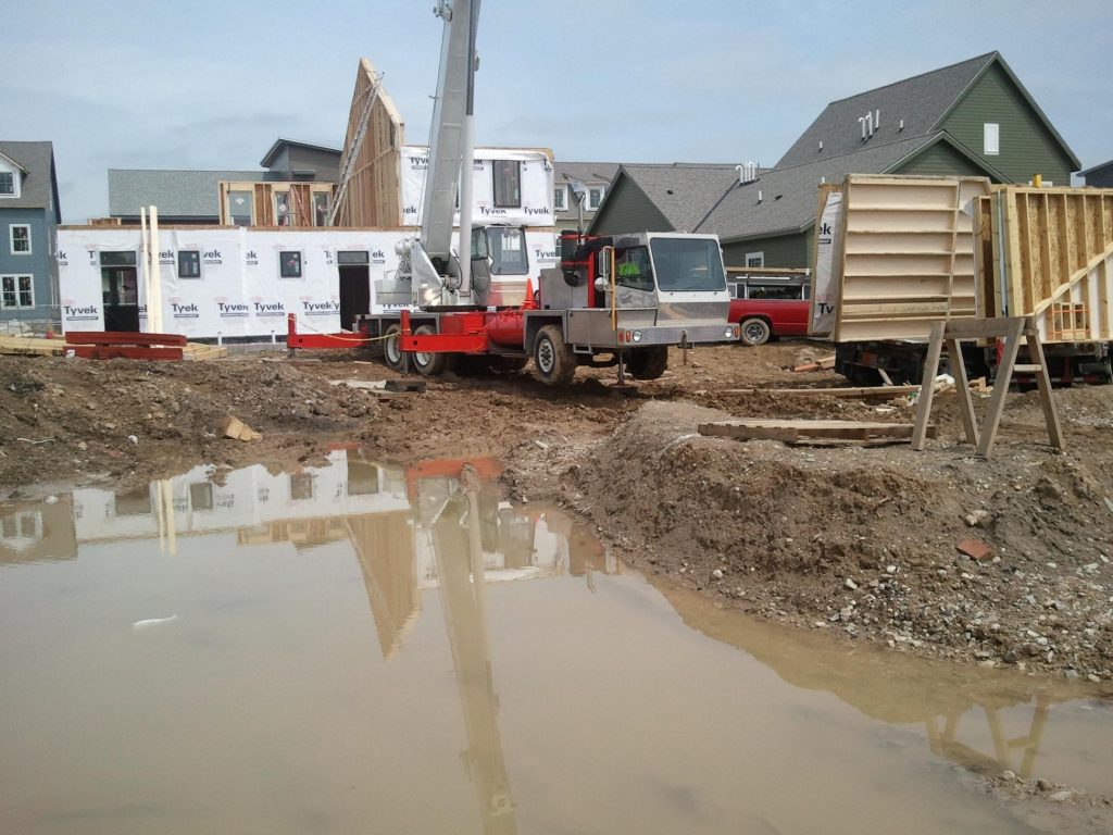 Erin Cranes Specializes in trusses with our 40-ton capacity cranes